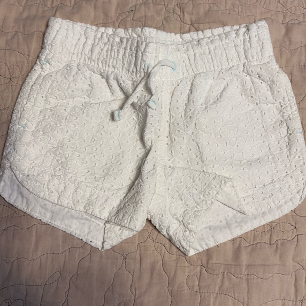 White eyelet shorts 5t